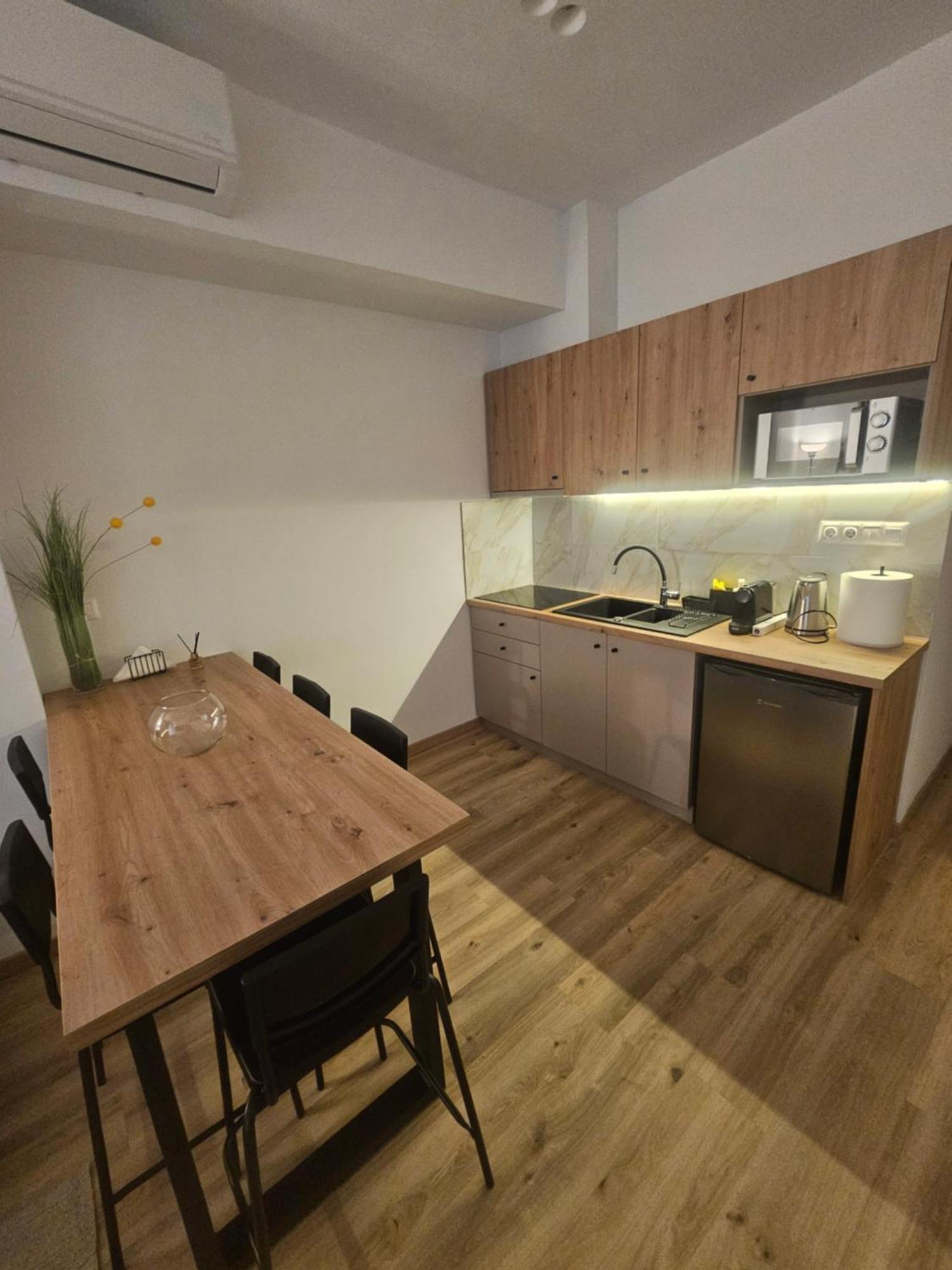 Sun Marco Apartments In Атина Екстериор снимка