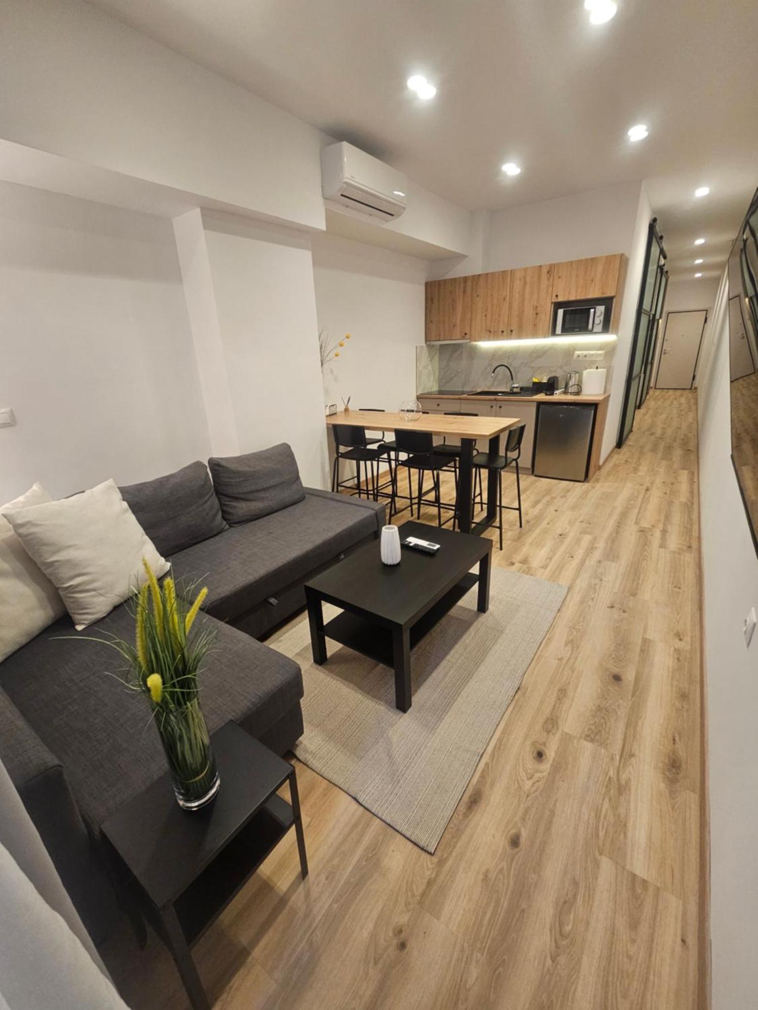 Sun Marco Apartments In Атина Екстериор снимка