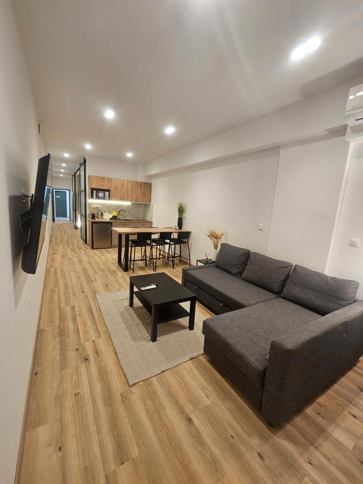 Sun Marco Apartments In Атина Екстериор снимка