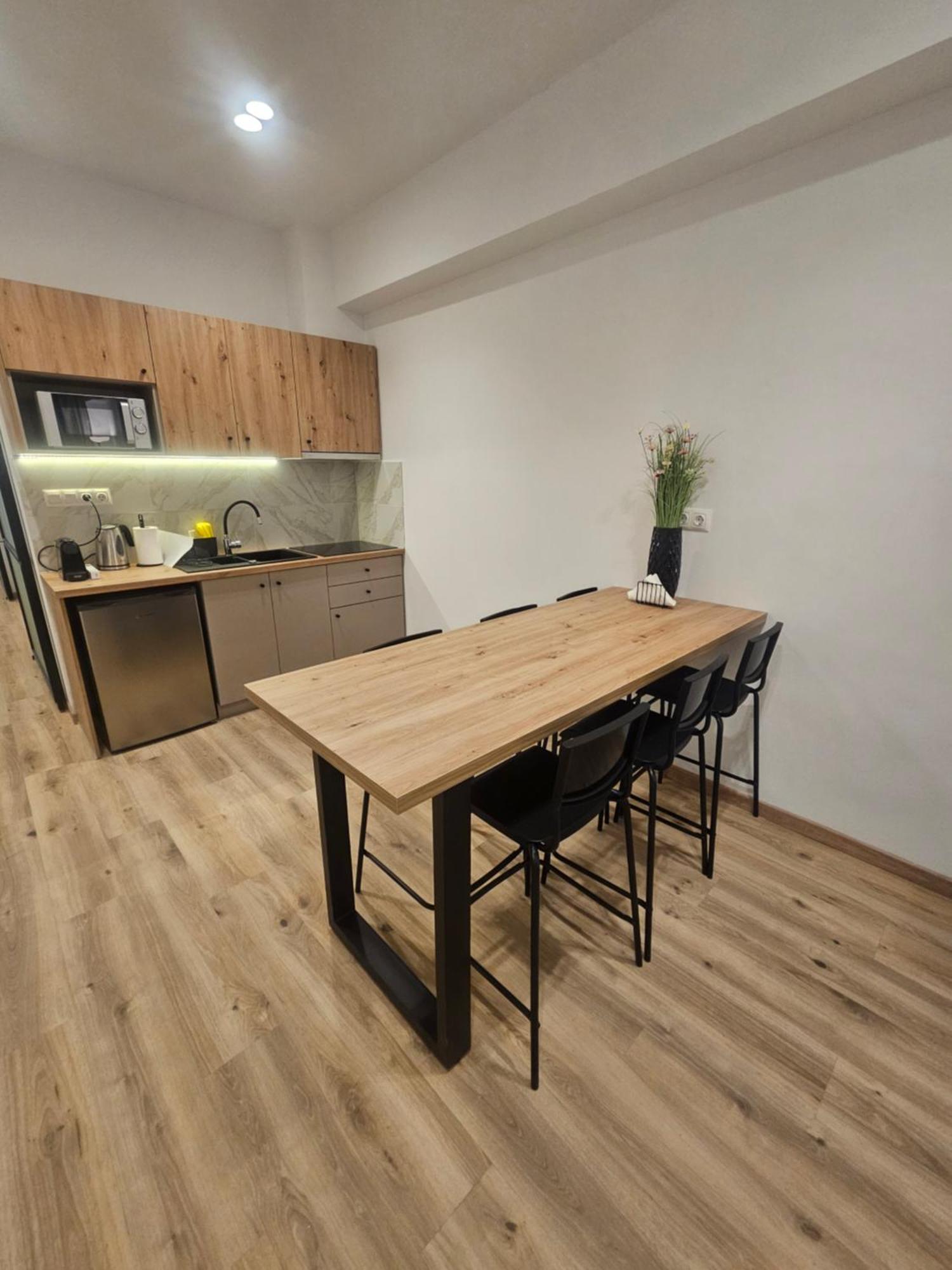 Sun Marco Apartments In Атина Екстериор снимка